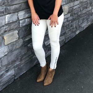 Cream motto leggings